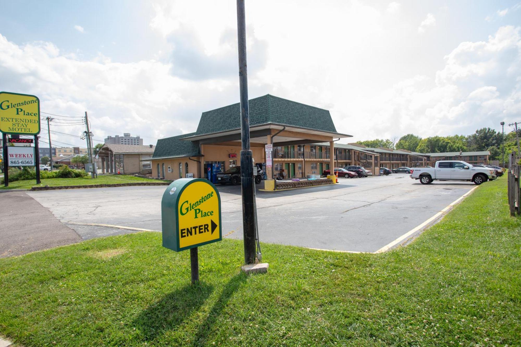 Glenstone Place Extended Stay Motel Springfield Exterior photo