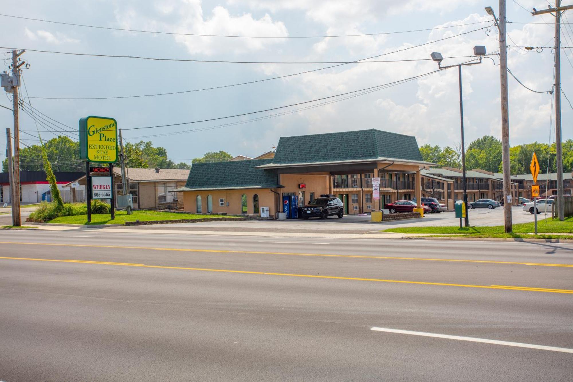 Glenstone Place Extended Stay Motel Springfield Exterior photo